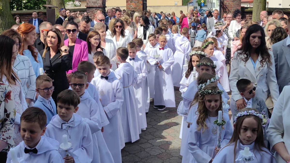 "Uczcie je zachowywać, co Jezus powiedział". Pierwsza Komunia Św. w Piaskach - Zdjęcie główne