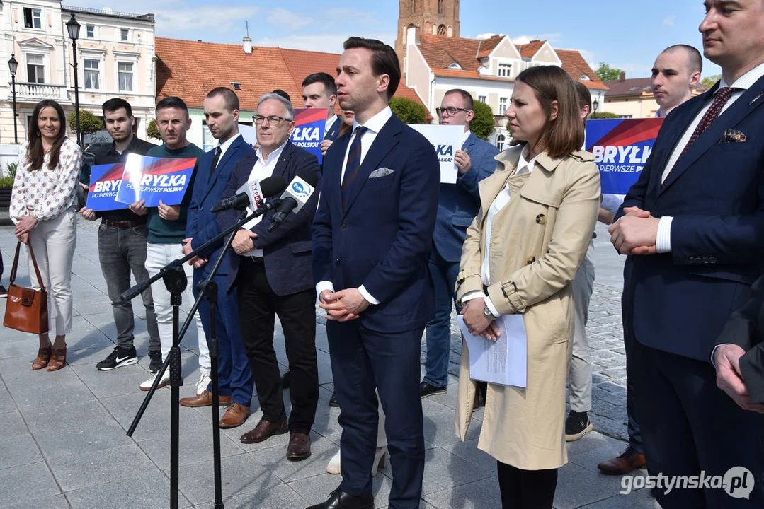 Lider Konfederacji Krzysztof Bosak w Gostyniu spotkał się z mieszkańcami