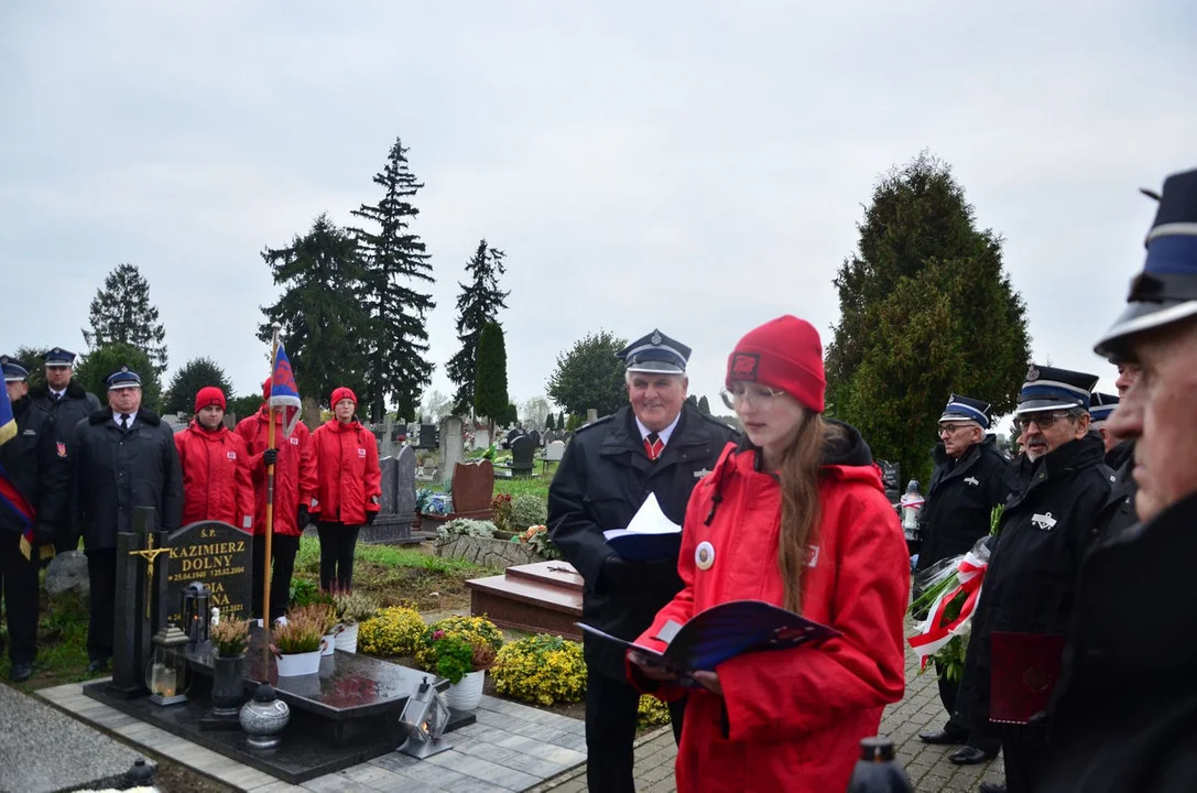 Borek Wlkp. Uroczystość uhonorowania miejsca wiecznego spoczynku Złotym Znakiem Związku OSP RP