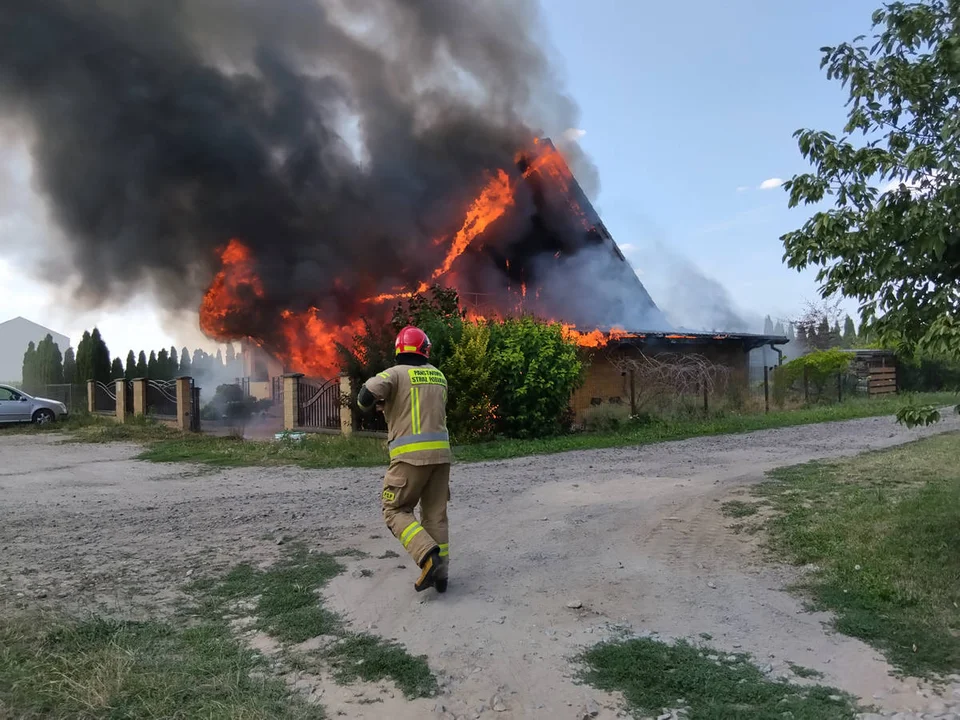 Pożar domu przy ul. Międzylesie w Koninie