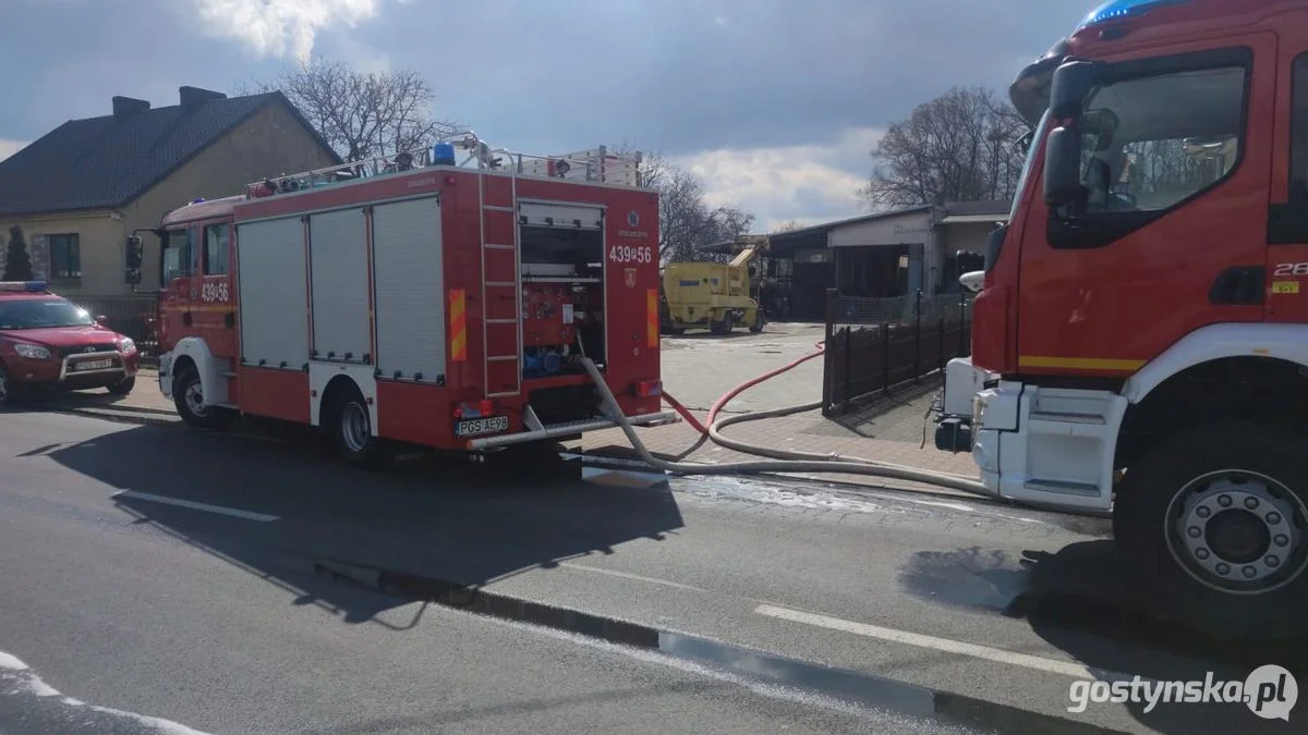 Pożar w warsztacie maszyn rolniczych w Pogorzelii