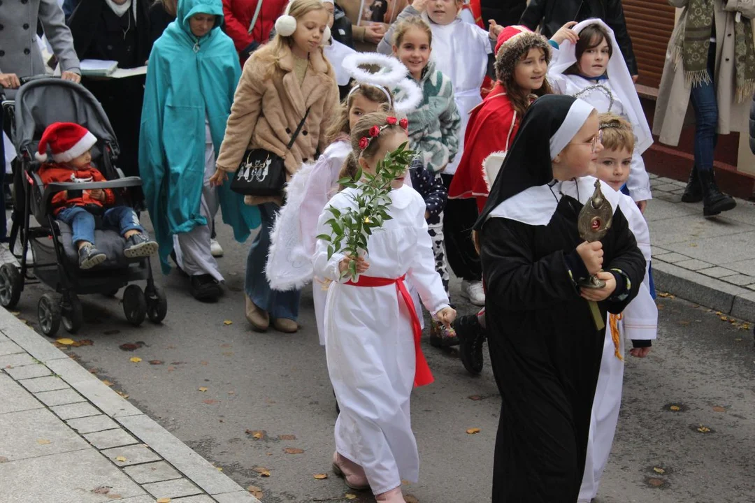 Marsz Wszystkich Świętych w parafii św. Marcina w Jarocinie