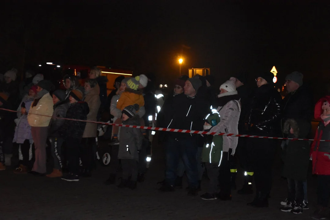 Widowisko Mikołajkowe - pokaz ognia i światła w Borku Wlkp.