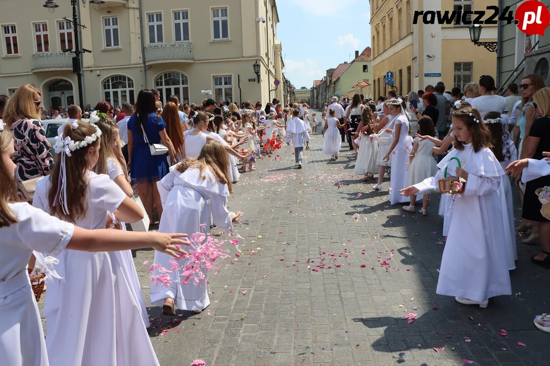 Rawicz. Procesja w Boże Ciało ulicami miasta (2023)