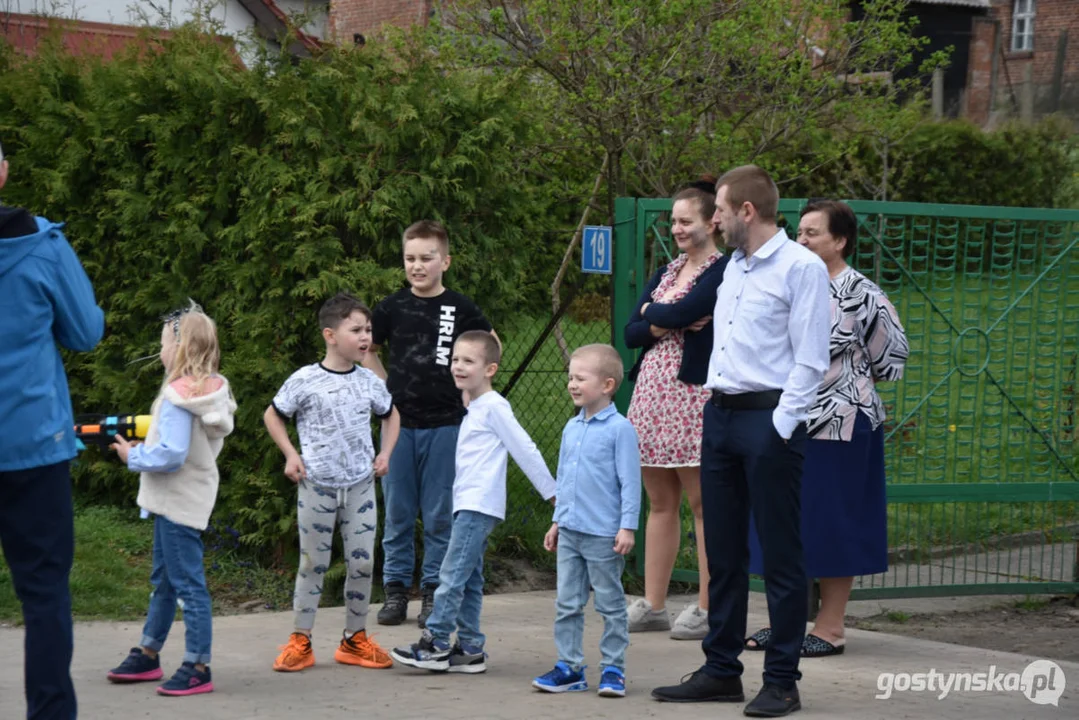 "Niedźwiedzie" wróciły do Zalesia - wesoły śmigus-dyngus