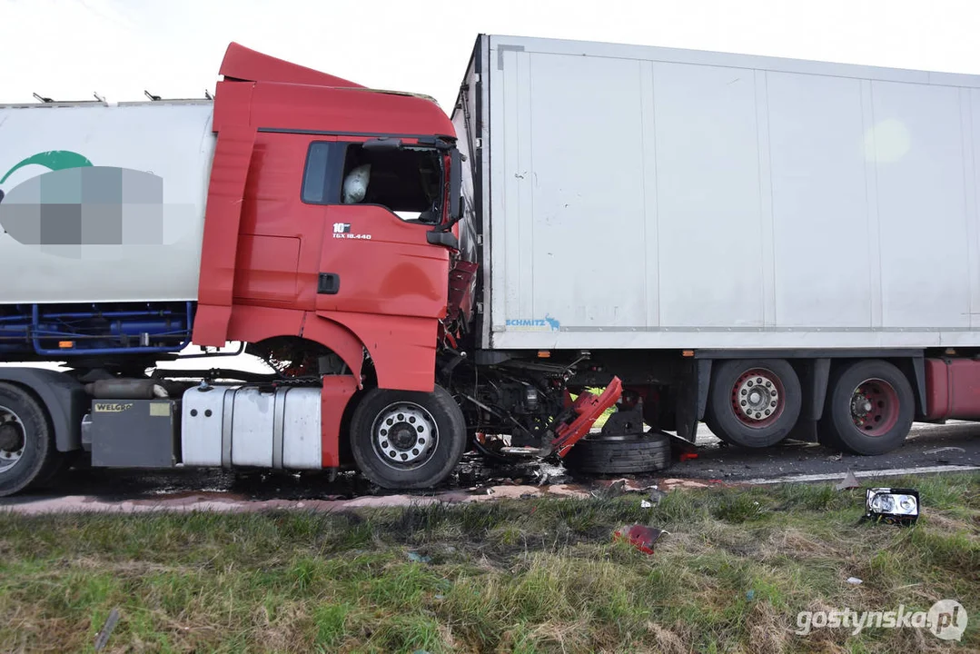 Kraksa na DK12 (obwodnica Borku Wlkp.). Zderzenie 4 samochodów