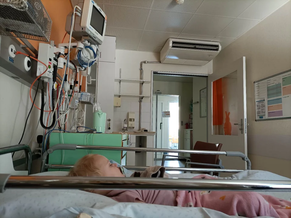 Tosia Niwczyk przygotowuje się do operacji serca w Genewie - Zdjęcie główne