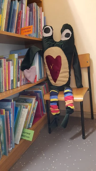 W Zespole Szkół w Klęce nauczycielki uszyły maskotki - giganty. Każdy może je dzisiaj wylicytować