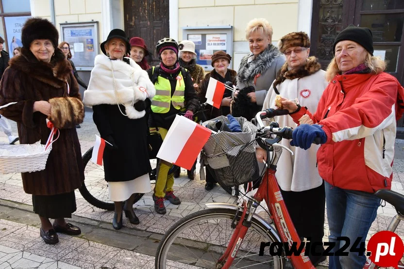 Święto Niepodległości 2023. Patriotycznie na rawickim rynku (ZDJĘCIA) - Zdjęcie główne