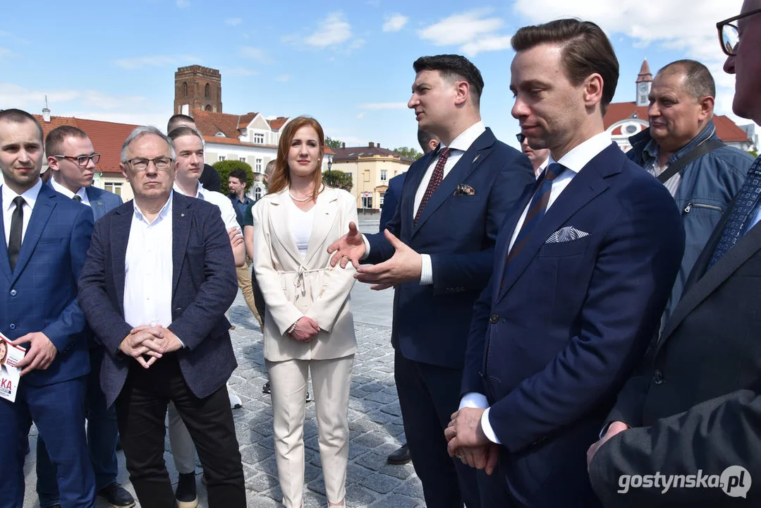 Lider Konfederacji Krzysztof Bosak w Gostyniu spotkał się z mieszkańcami