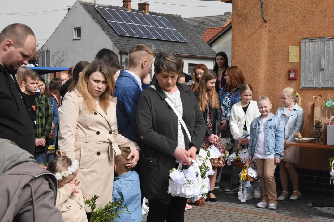 Święcenie potraw w Lutogniewie, Dzierżanowie, Bożacinie i Wróżewach [ZDJĘCIA]