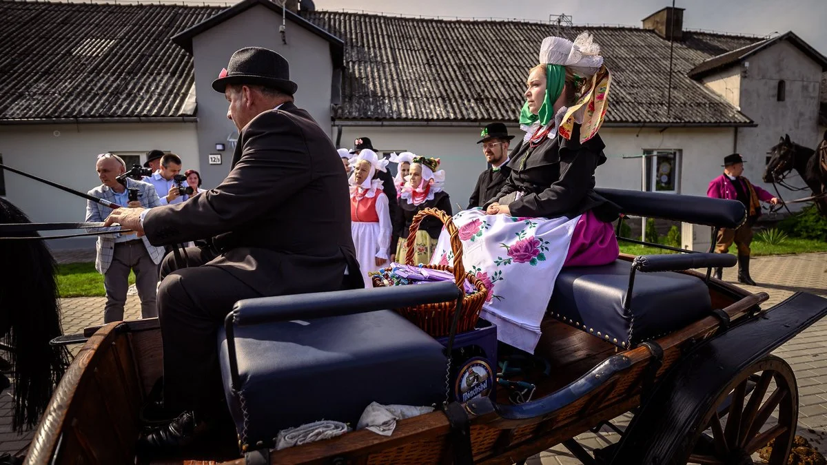 Wesele biskupiańskie Michała i Marty Chudych w Sikorzynie