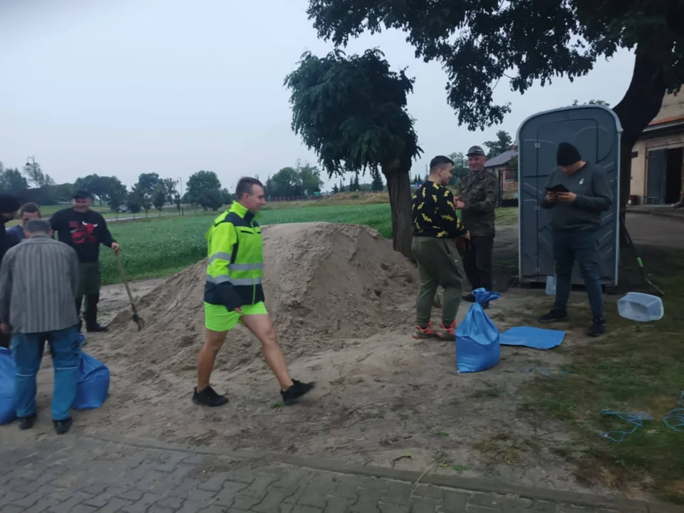 Borek wlkp. zabezpiecza się przed podtopieniami