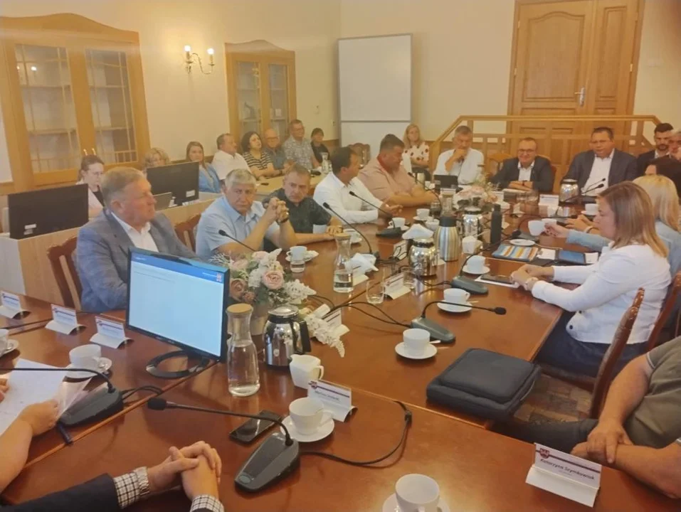 Sytuacja jarocińskiego szpitala na posiedzeniu w starostwie