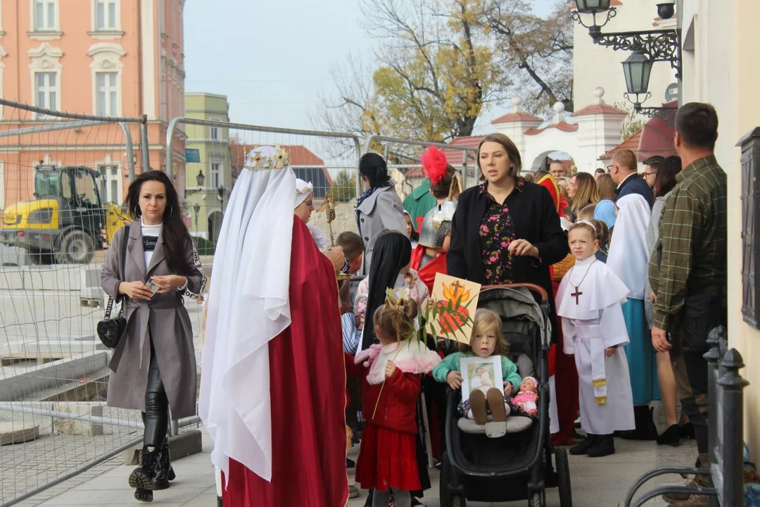 Marsz Wszystkich Świętych w parafii św. Marcina w Jarocinie