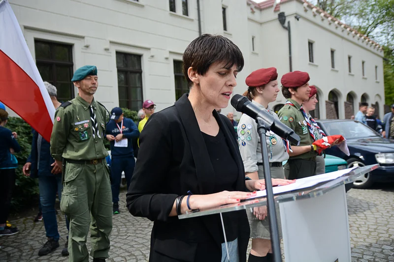 Wystawa zabytkowych pojazdów w Jarocinie z okazji Święta Flagi