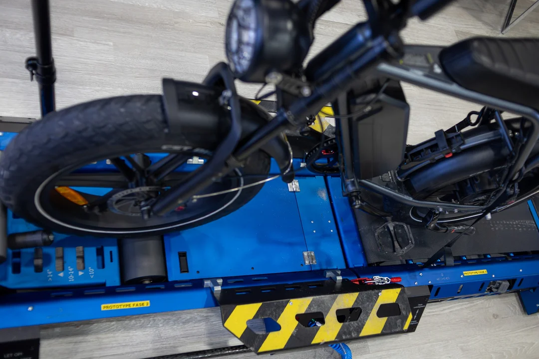 Mobilna hamownia do elektrycznych hulajnóg i rowerów