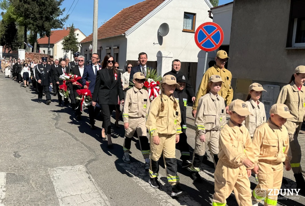 Msza, przemarsz i wspólne świętowanie. Tak wyglądał 3 maja w Zdunach