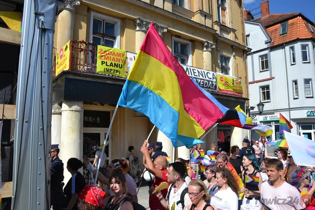 Marsz Równości i kontrmanifestacje w Rawiczu