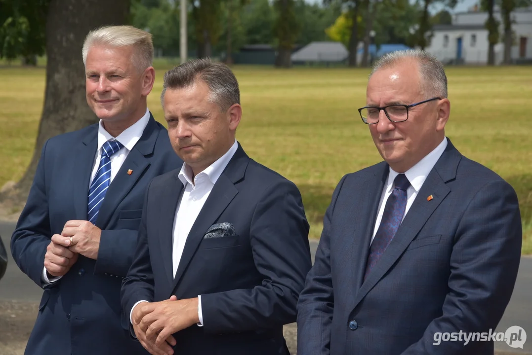 Otwarcie nowej ścieżki pieszo-rowerowej w Pępowie i drogi w Babkowicach