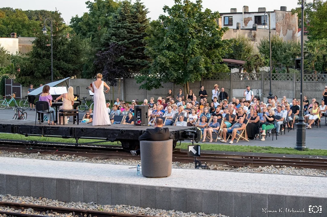 Koncert na torowisku w Pleszewie. To była muzyczna uczta