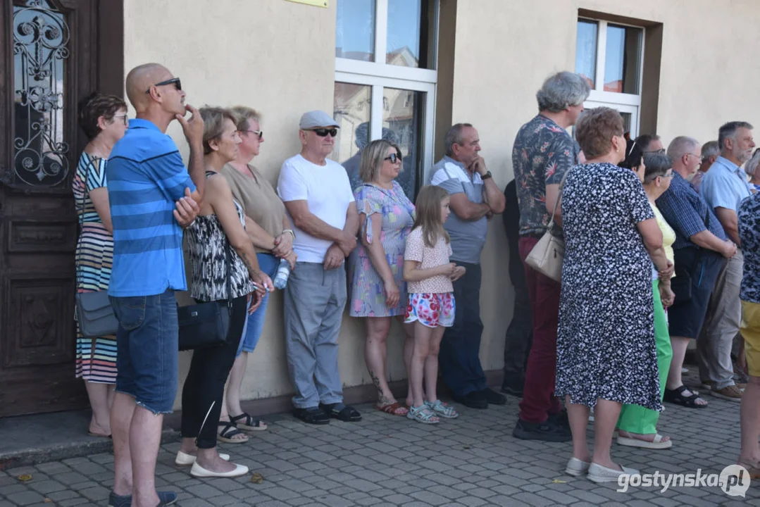 Spacer z Janem Niedzielą po rynku w Piaskach