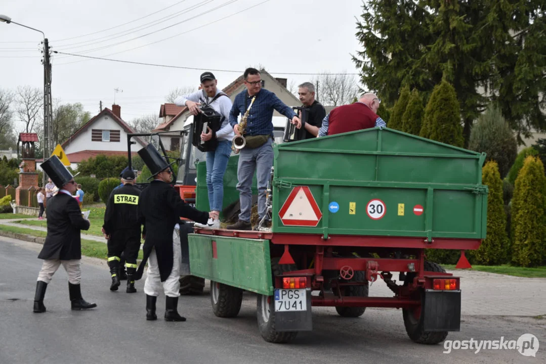 "Niedźwiedzie" wróciły do Zalesia - wesoły śmigus-dyngus