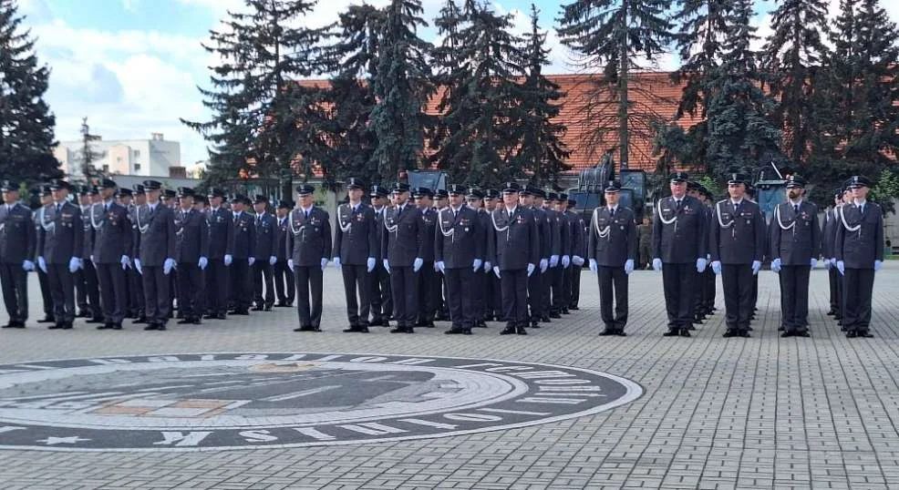 W koszarach odbyła się uroczystość z okazji 79. rocznicy powstania 16. jarocińskiego batalionu remontu lotnisk [ZDJĘCIA] - Zdjęcie główne