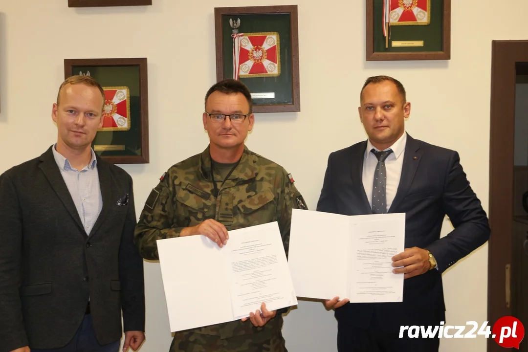 Rawicka szkoła podpisała porozumienie z jednostką wojskową - Zdjęcie główne