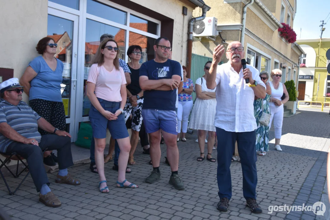 Spacer z Janem Niedzielą po rynku w Piaskach