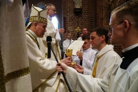 Diakon z naszego terenu przyjął święcenia kapłańskie. Został też skierowany na nową parafię