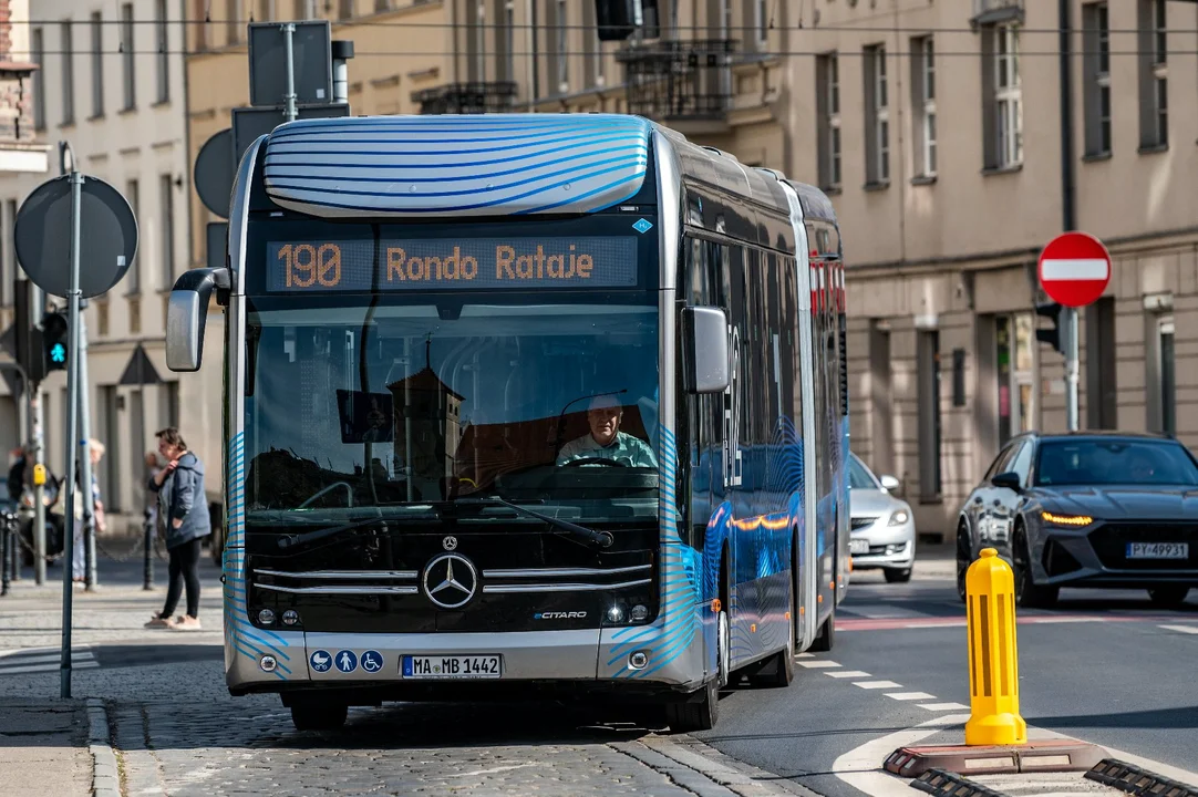 Poznań testuje nowoczesny autobus elektryczno-wodorowy. Jako pierwsze miasto w Polsce - Zdjęcie główne