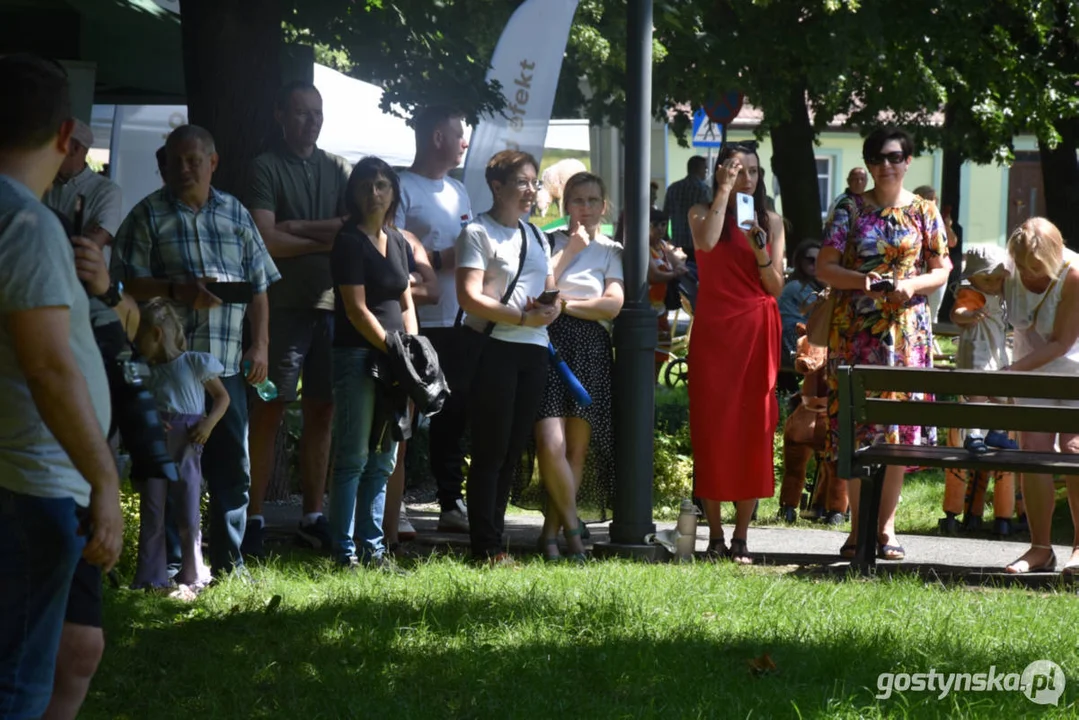 Lokalni Wy-Twórcy w akcji - na kilka godzin do życia przywrócili planty w Gostyniu