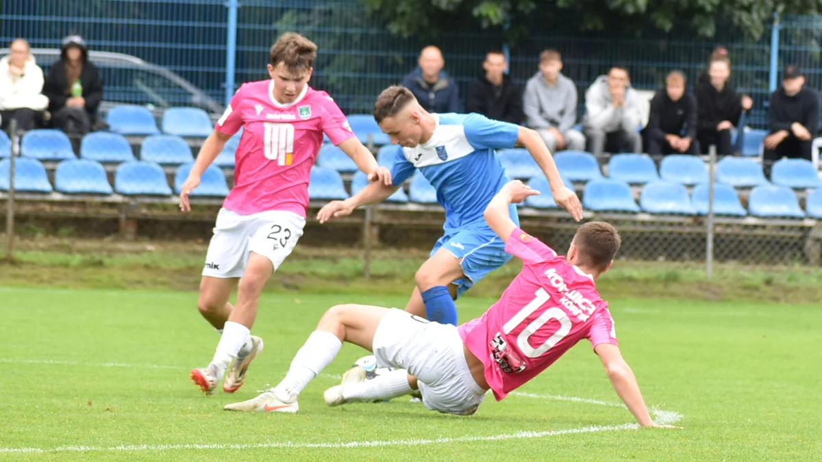 Korona Piaski - Kotwica Kórnik 3 : 1