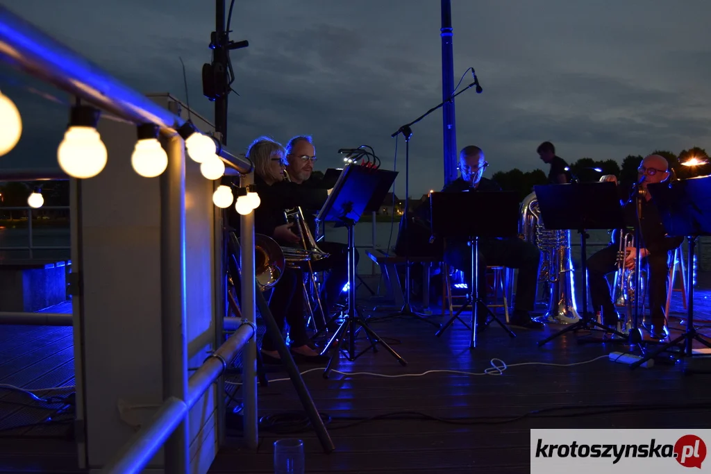 "Muzyka na wodzie" w Krotoszynie. Koncert Landowski Brass Band