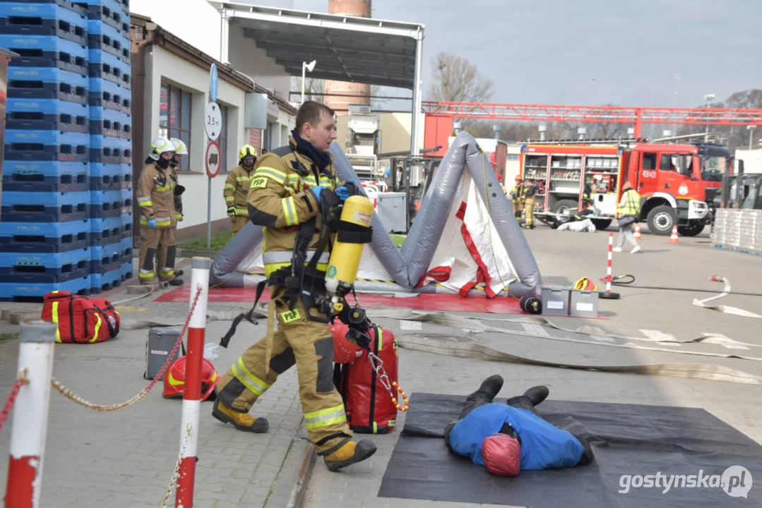 Ćwiczenia zastępów JRG oraz strażaków ochotników w zakładzie przetwórstwa spożywczego Pudliszkach