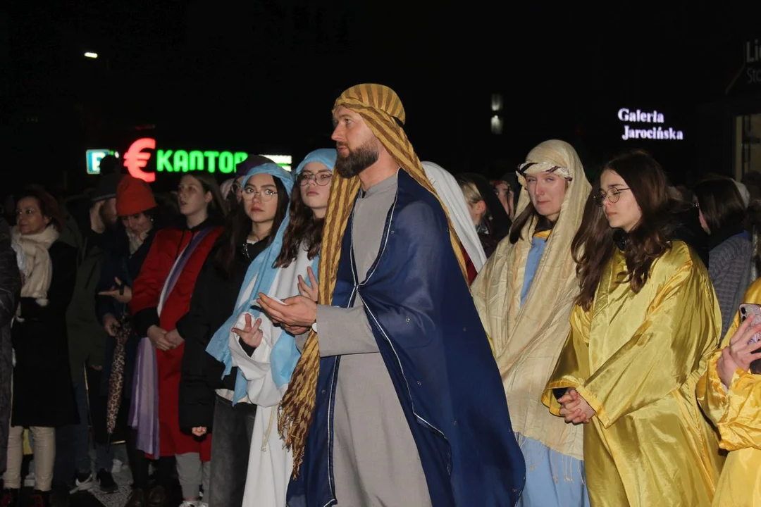 Droga Krzyżowa ulicami Jarocina przygotowana przez parafie Chrystusa Króla i św. Marcina