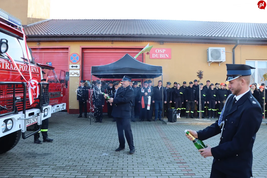 Powitanie auta strażackiego w Dubinie