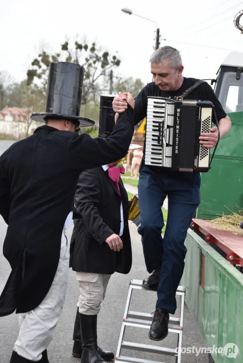 "Niedźwiedzie" wróciły do Zalesia - wesoły śmigus-dyngus