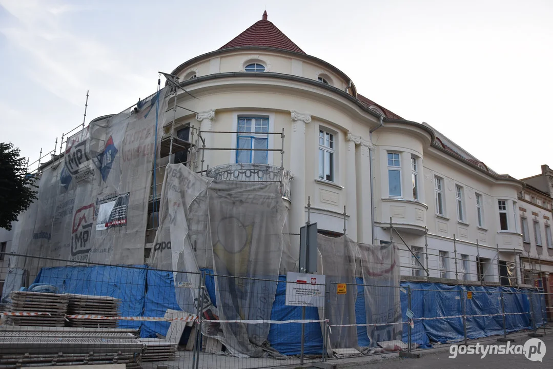 Kamienica w Gostyniu, z odnowioną elewacją, pięknie się prezentuje