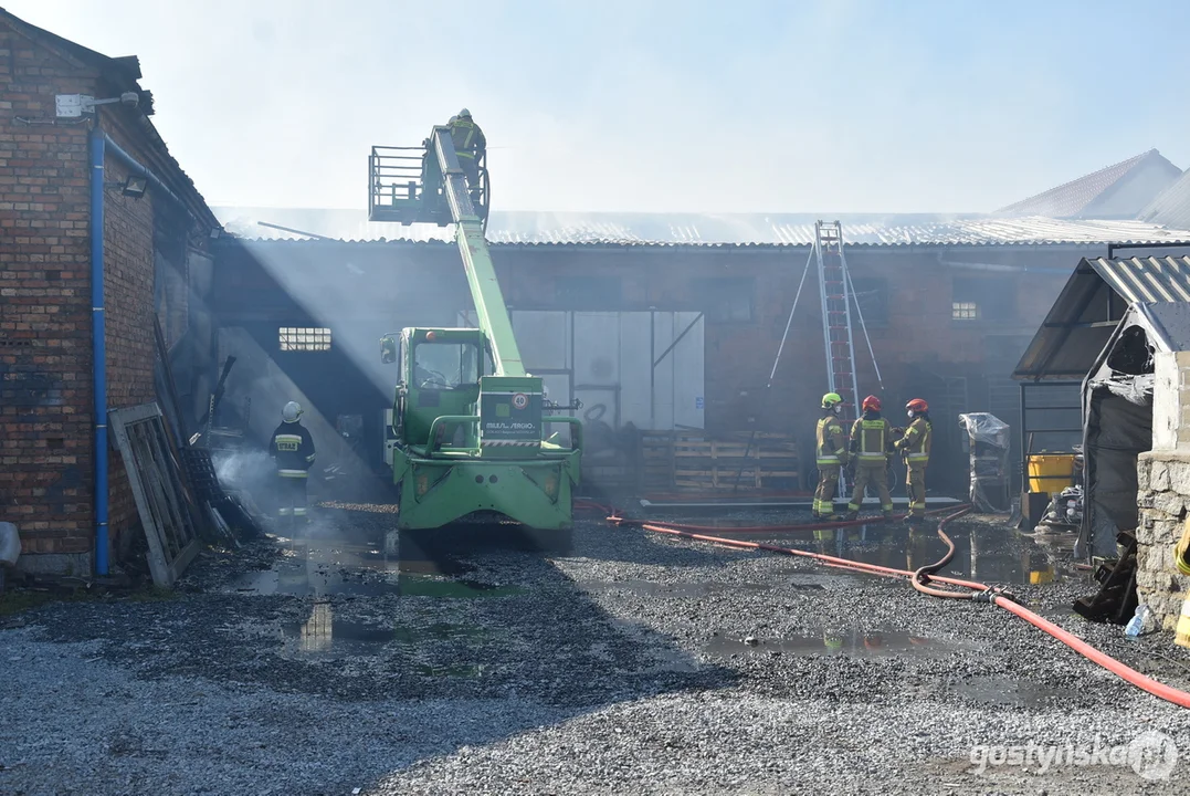 Pożar hali zakładu ślusarskiego w Czeluścinie