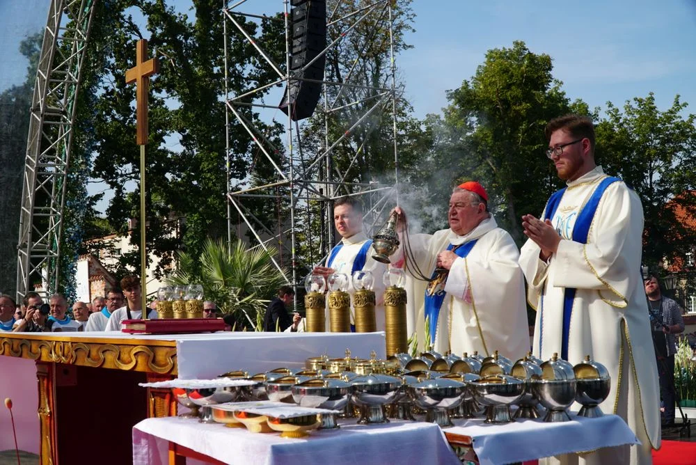 Smolice. Koronacja wizerunku Matki Bożej Uzdrowienia Chorych