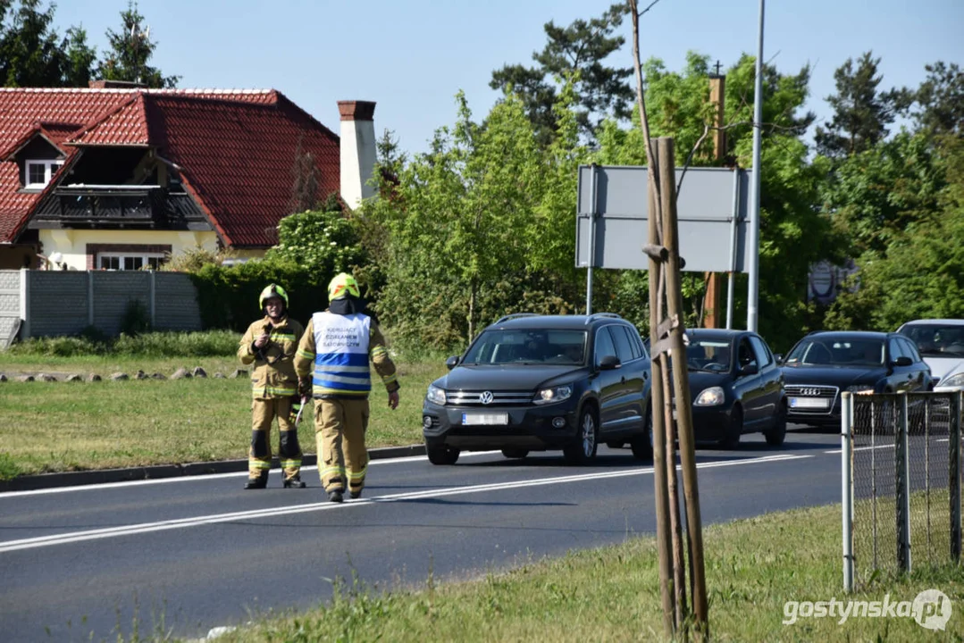 W Krobi samochód osobowy zderzył się z ciężarówką