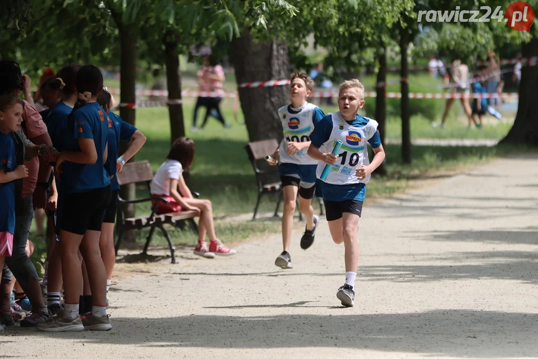 Sztafety szkolne w ramach 24h Rawickiego Festiwalu Sportu