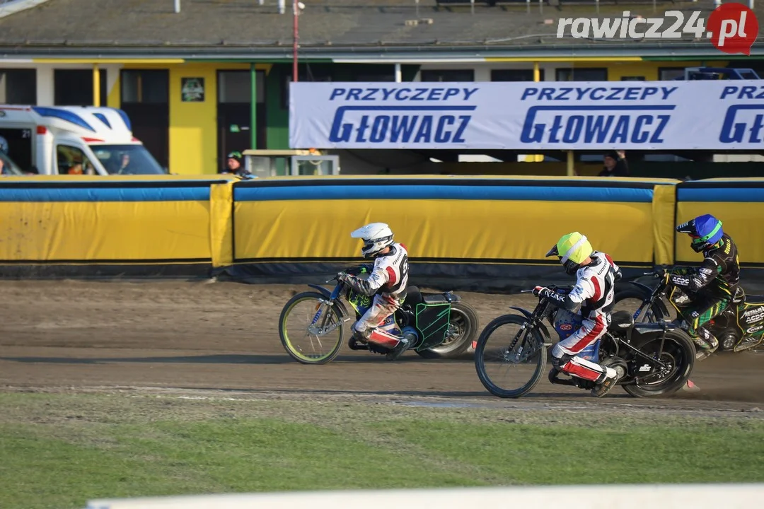 Kolejarz wygrywa na inaugurację.