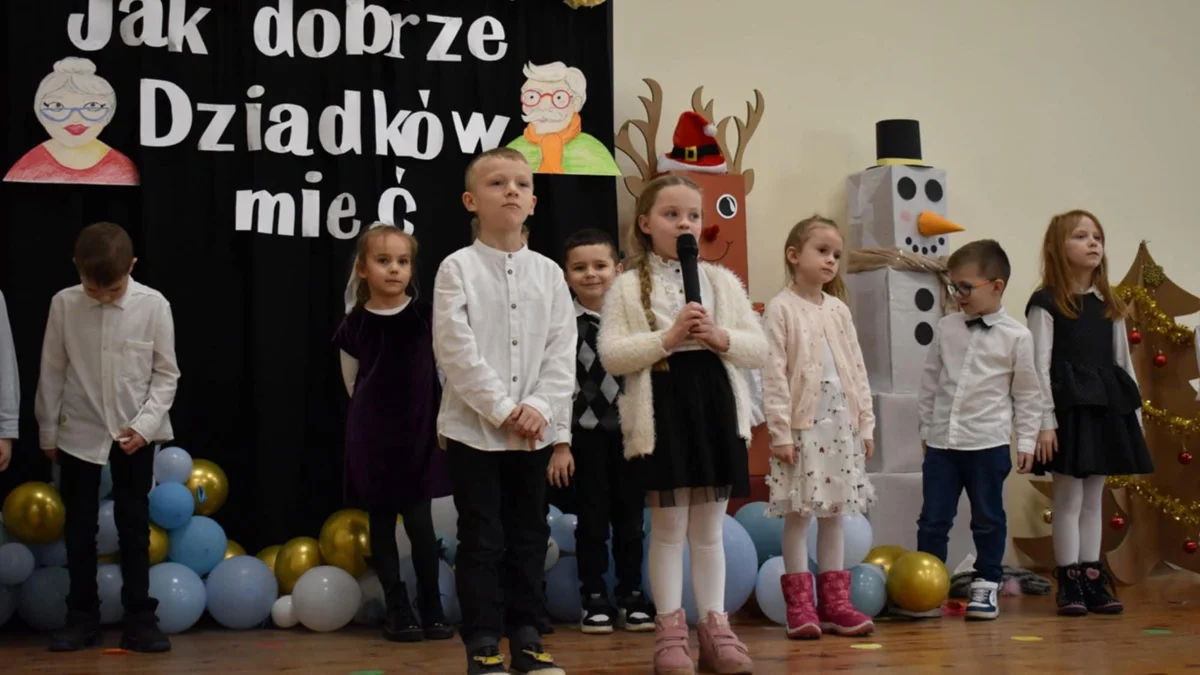 Dzień Babci i Dziadka w Goli - występy przedszkolaków w świetlicy