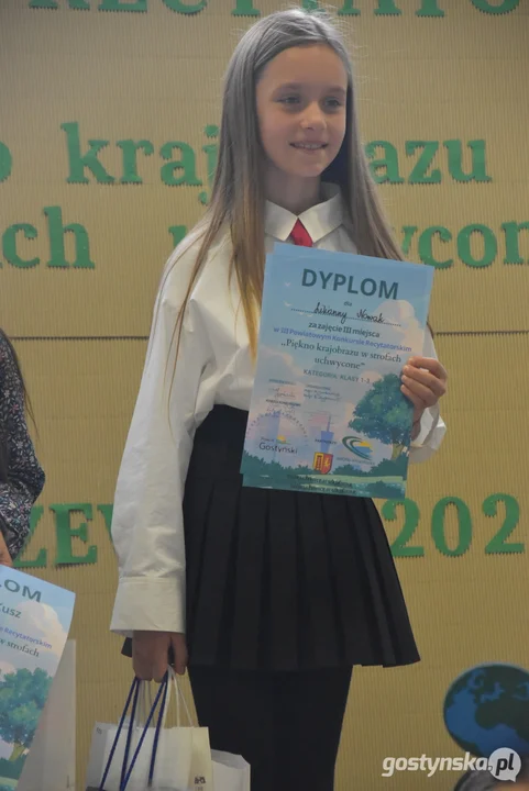 III Powiatowy Konkurs Recytatorski w Skoraszewicach 2025 "Piękno krajobrazu w strofach uchwycone"