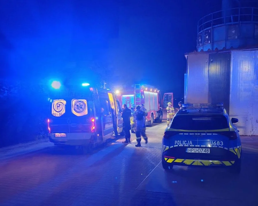 Wypadek przy pracy w Dobrzycy. 24-latek trafił do szpitala