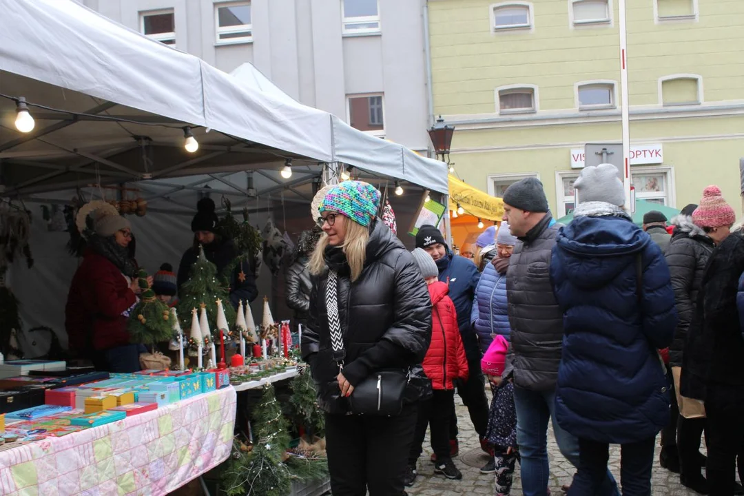 W Jarocinie trwa Jarmark Świąteczny. Zobacz, co można kupić