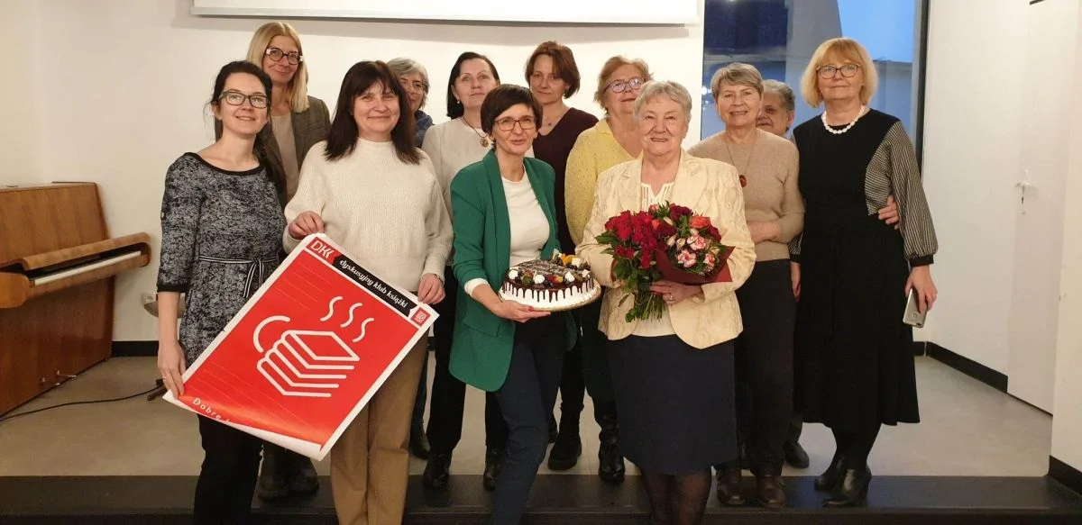Jadwiga Podeszwa obchodziła urodziny w Dyskusyjnym Klubie Książki w Jarocinie - Zdjęcie główne